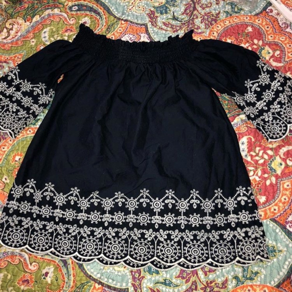 Abercrombie off the shoulder Navy top